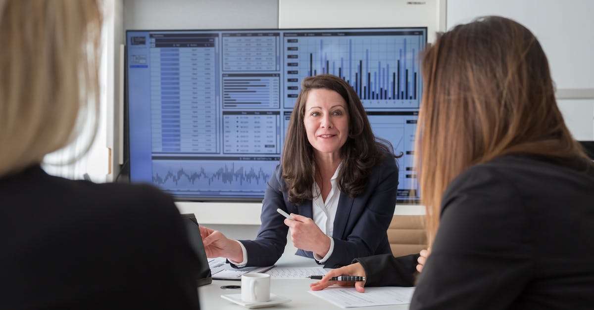 吸烟的手势和动作